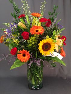 Cette image d'un bouquet champêtre coloré